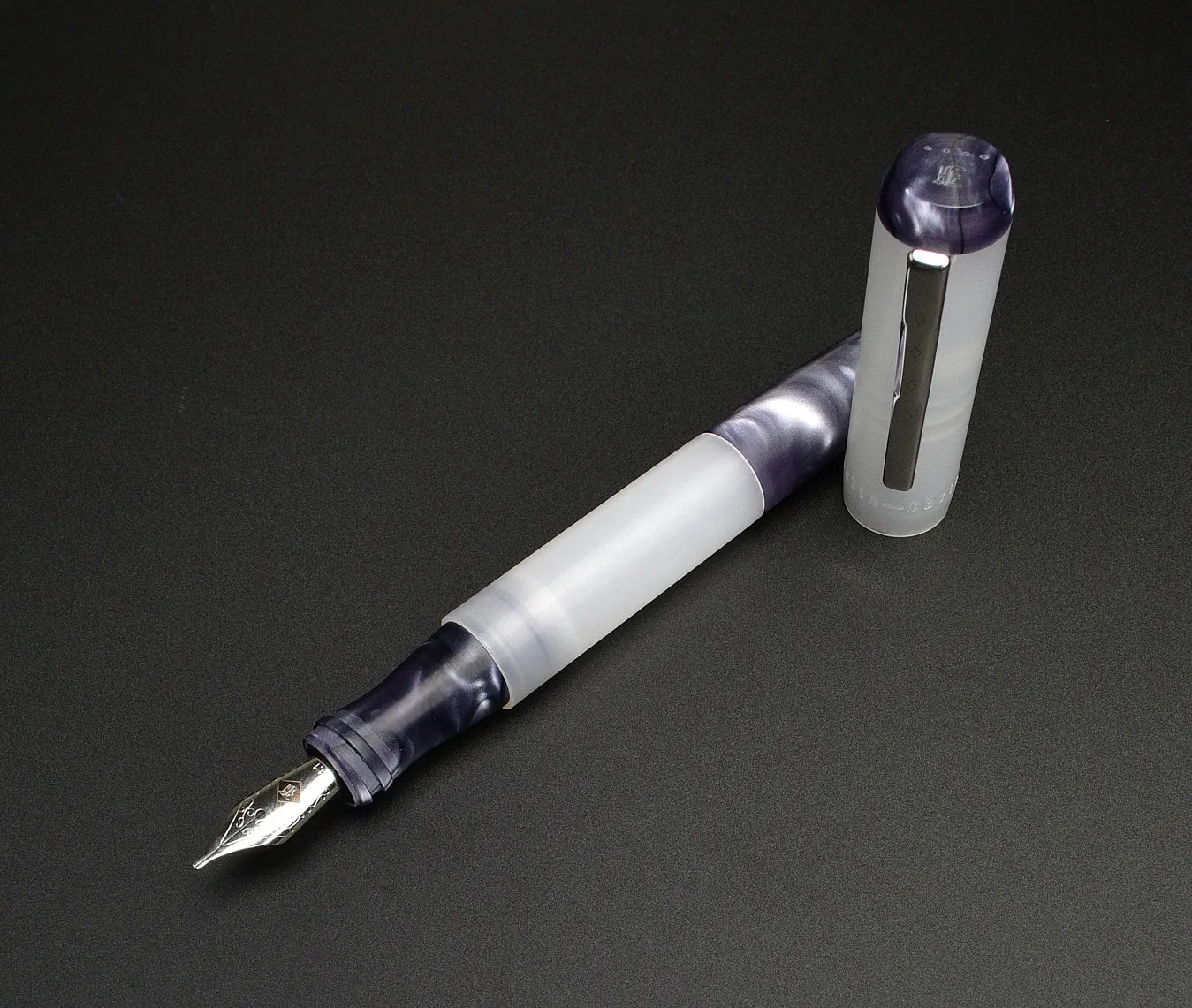 Model 55 Pentium Fountain Pen - Smokey Ghost matte