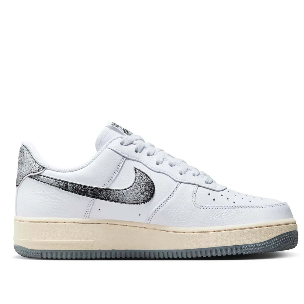 Nike Men's Air Force 1 '07 LX Shoes