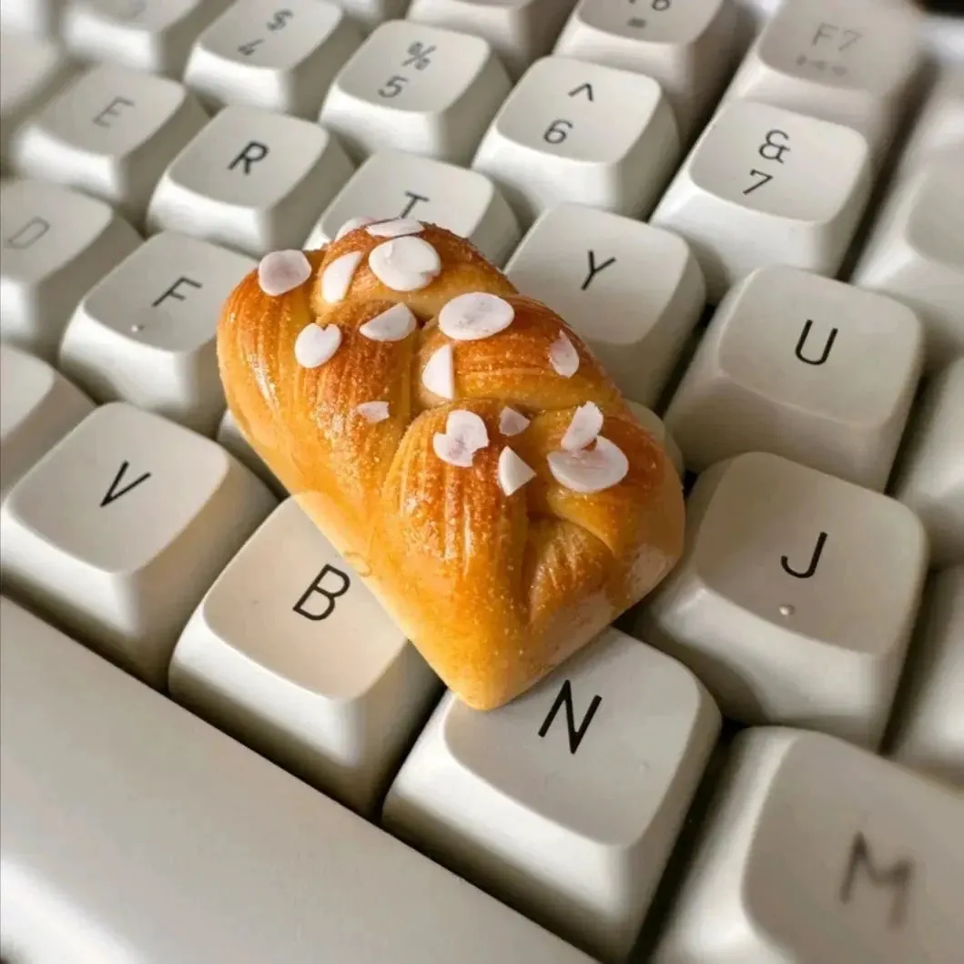 Small Bread Keycaps - Lovesickdoe